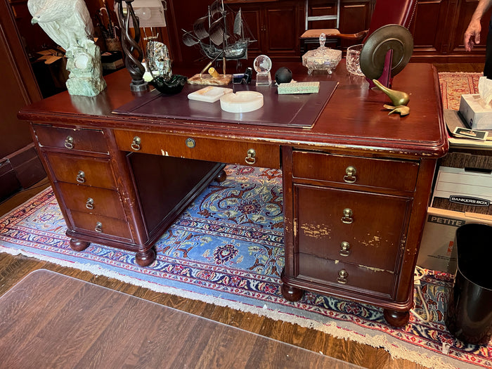 Prestonia Business Equipment Executive Desk