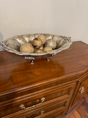 2 Decorative centrepiece bowls