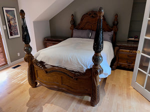 Michael Amini Signature Series by AICO 'Eden' Queen 4 Poster Bed