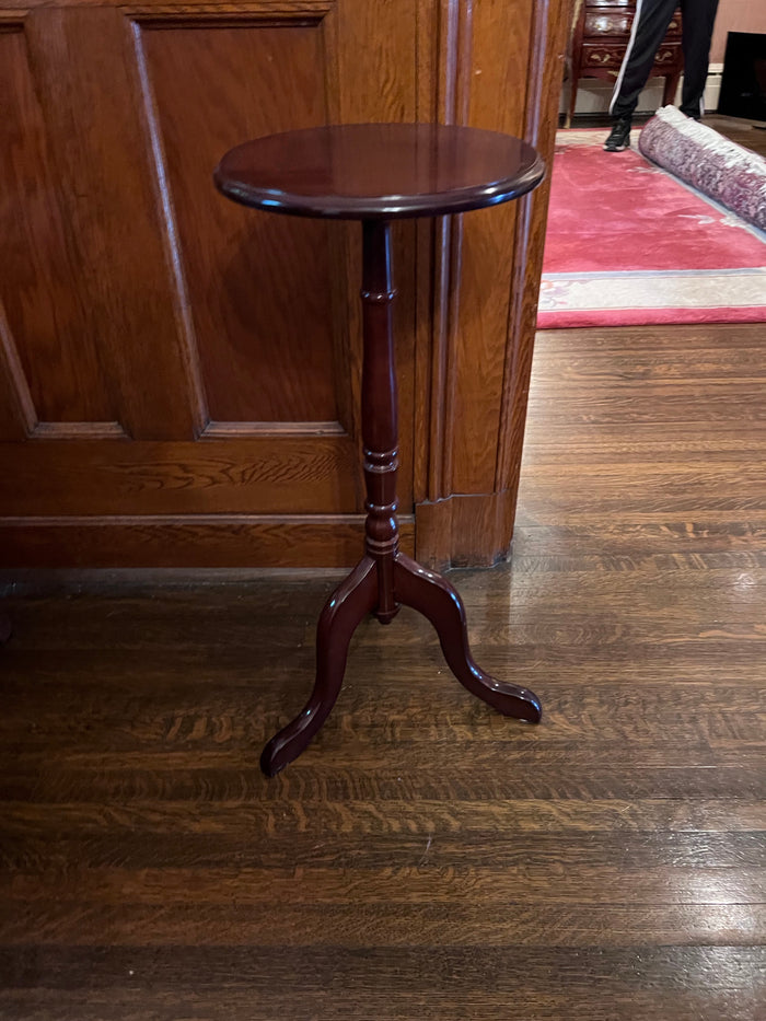 The Bombay Company Round Pedestal Stand