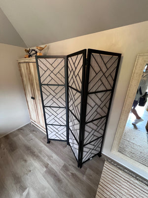 3 Panel Screen