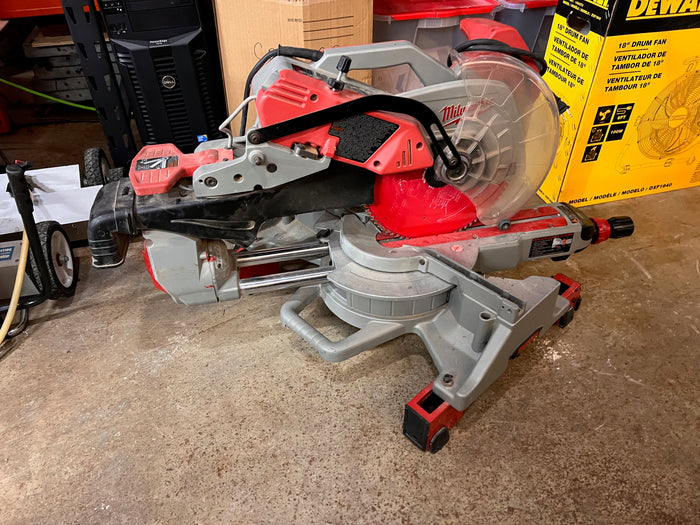 Milwaukee 12" Sliding Compound Miter Saw
