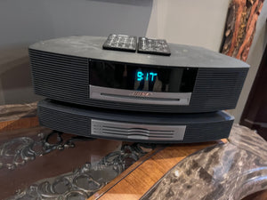 Bose Wave Music System 'Model AWRCCH' + multi-cd changer accessory