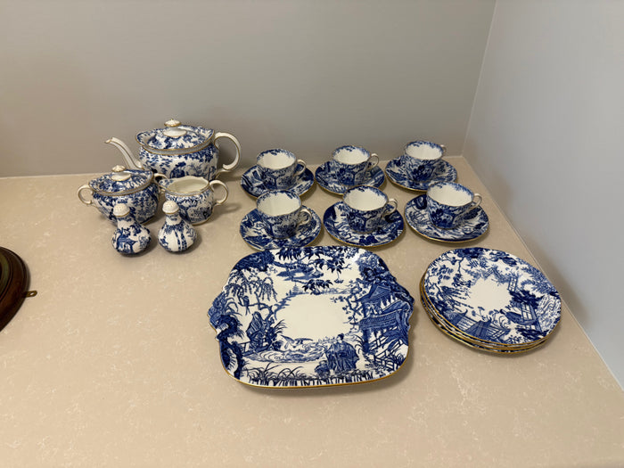 Royal Crown Derby Blue Mikado