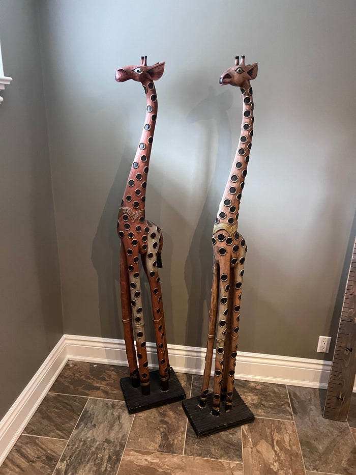 2 Giraffe Floor Statues