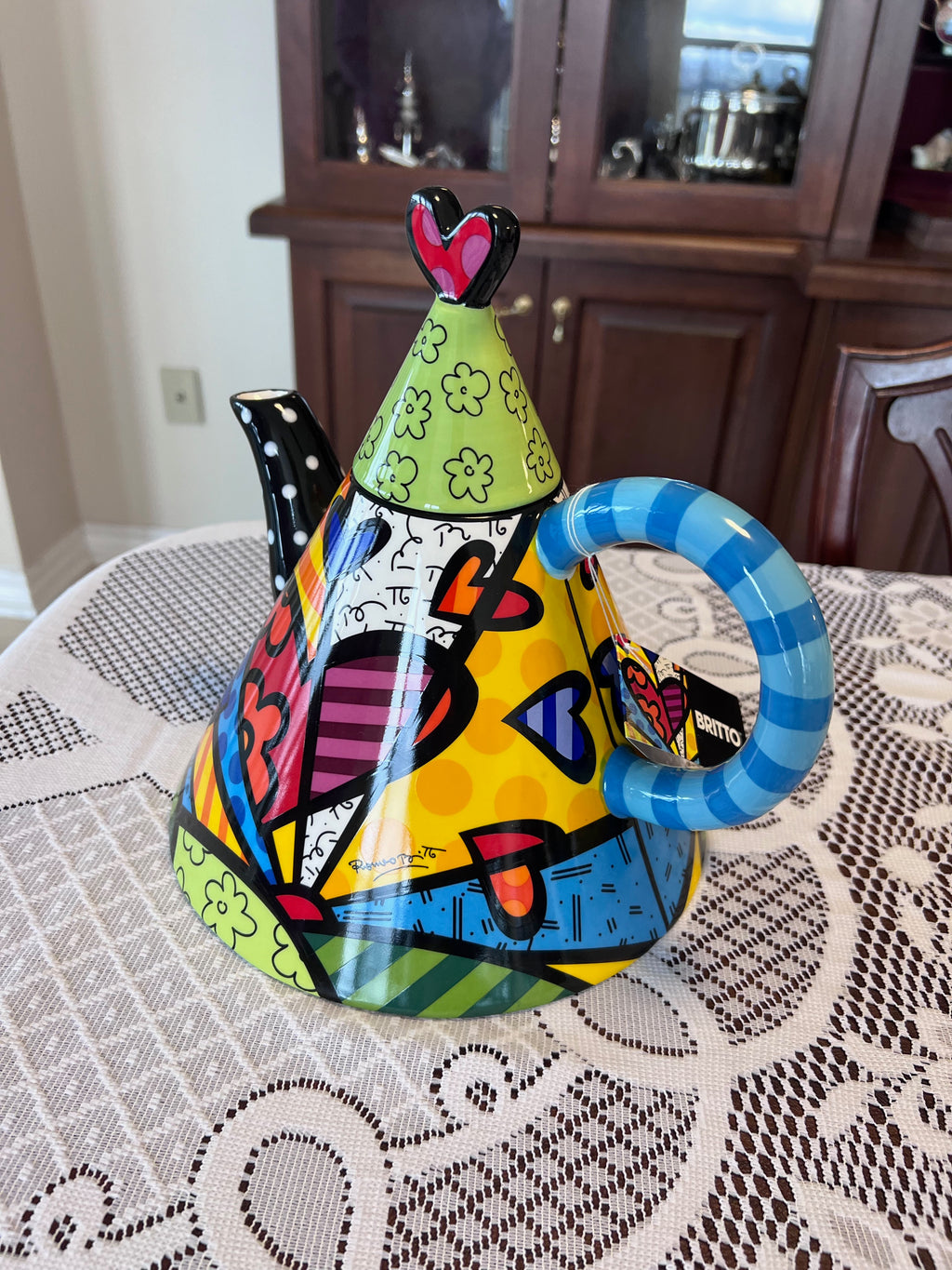 ROMERO BRITTO CERAMIC "A NEW DAY" HEART TRIANGULAR TEAPOT 334228