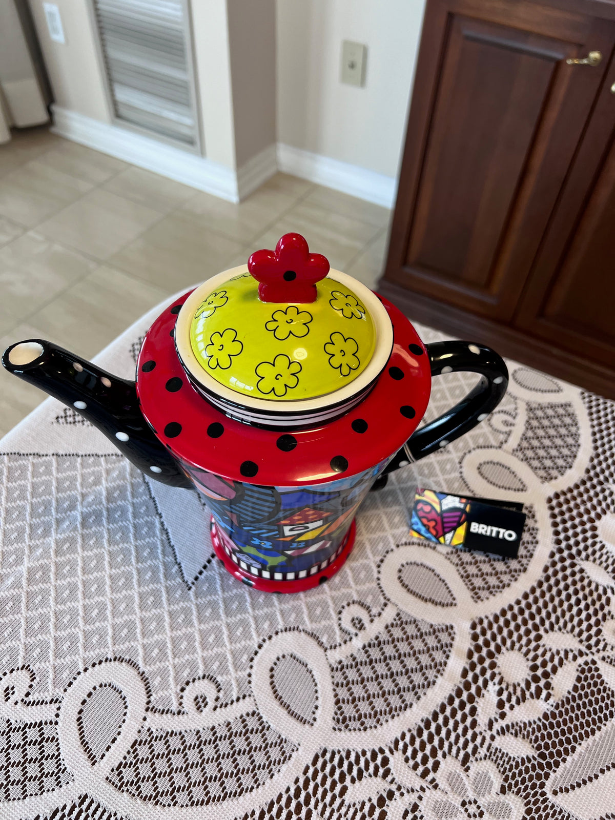 ROMERO BRITTO CERAMIC "HOME & LANDSCAPE" TEAPOT 339011
