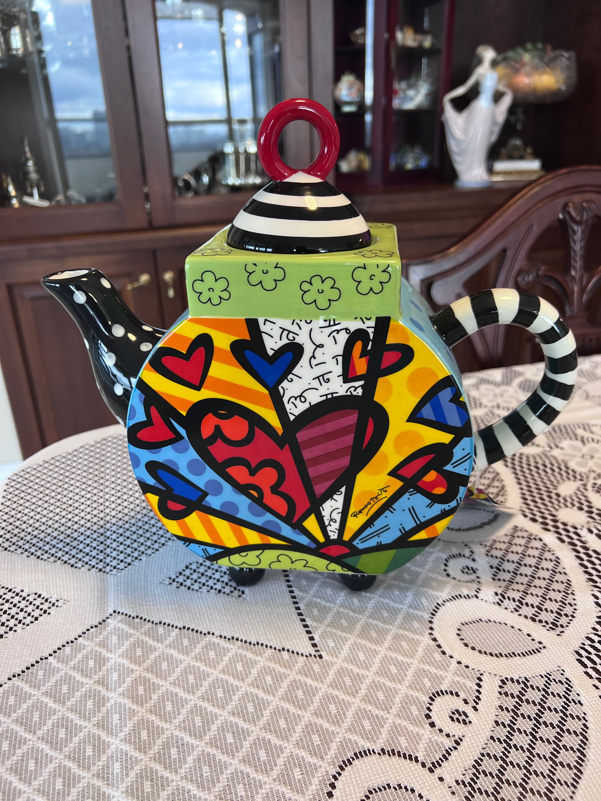 ROMERO BRITTO CERAMIC "A NEW DAY" TEAPOT 334015