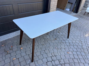 Structube White Dining Table