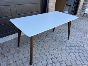 Structube White Dining Table