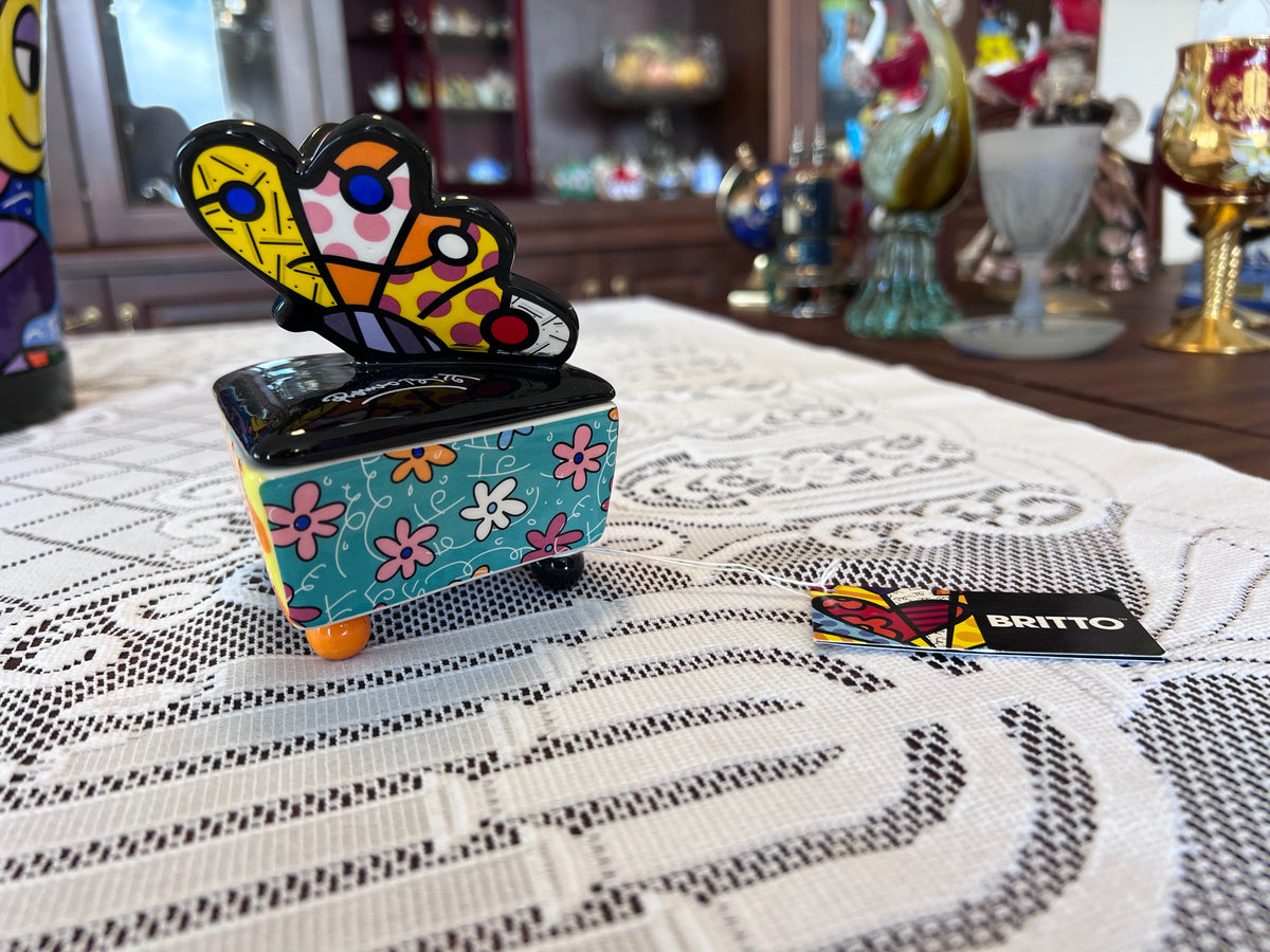 ROMERO BRITTO "BUTTERFLY" CERAMIC TRINKET BOX 339053