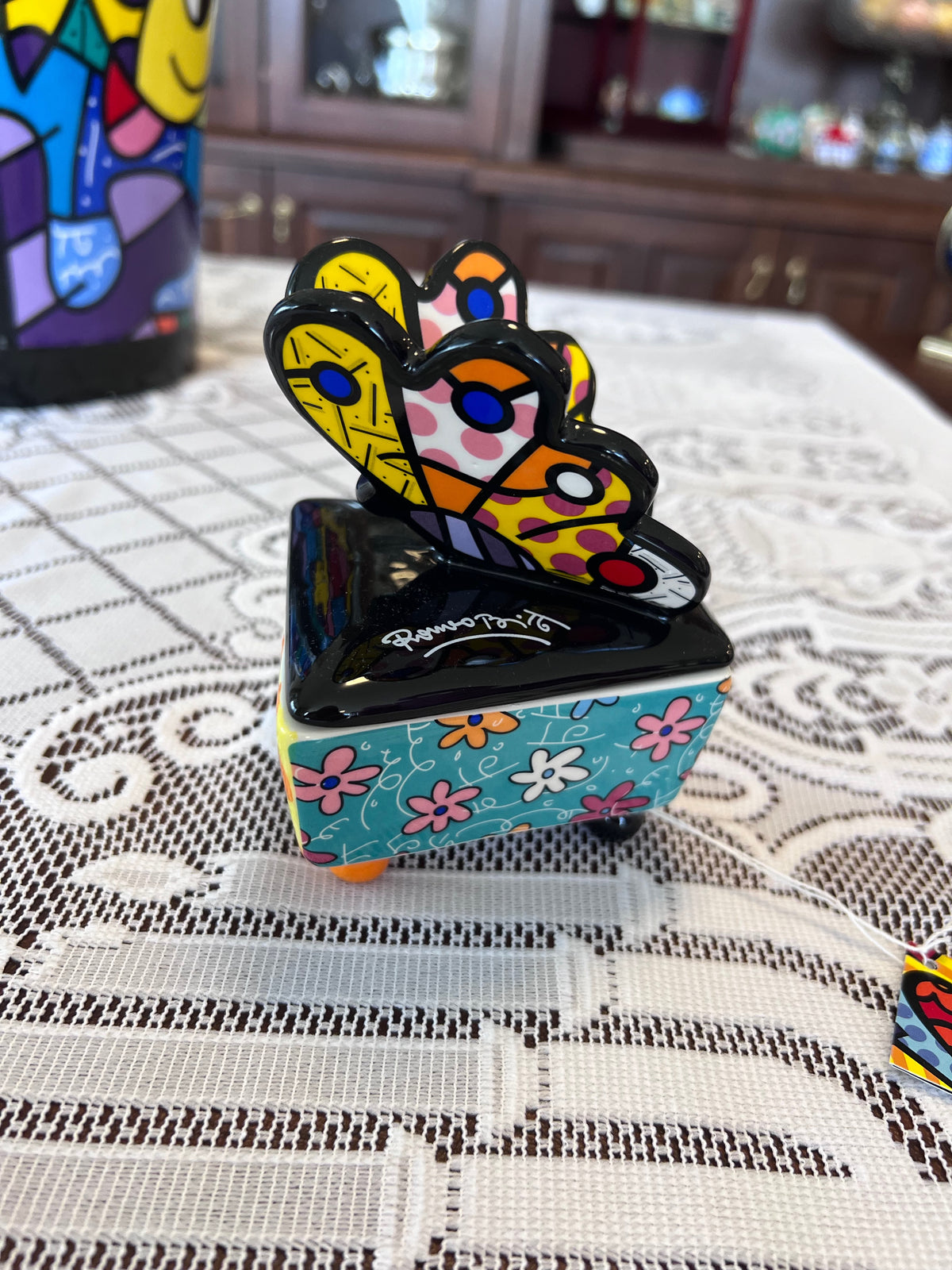 ROMERO BRITTO "BUTTERFLY" CERAMIC TRINKET BOX 339053