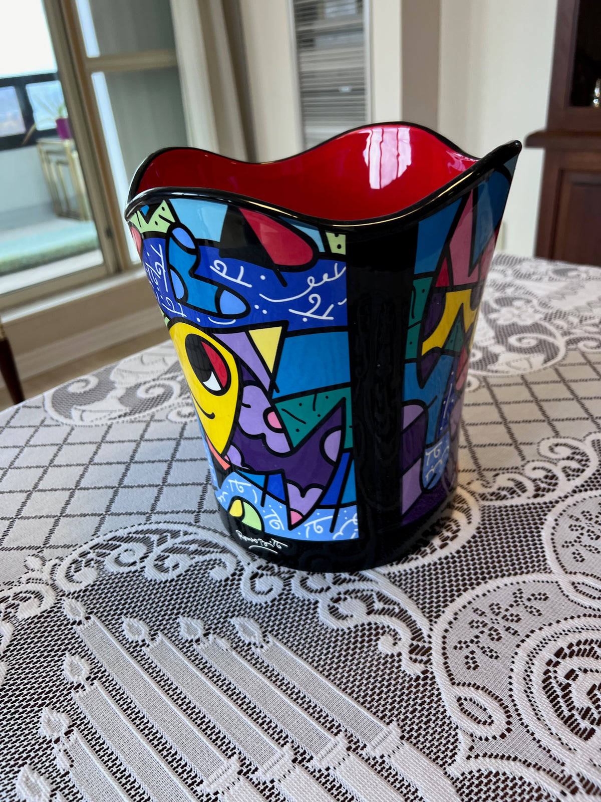 ROMERO BRITTO "DEEPLY IN LOVE" CERAMIC WASTEBASKET