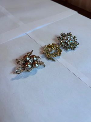 3 Broaches Lot