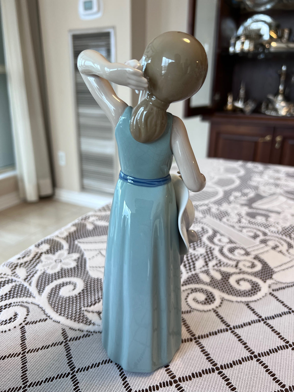 Lladro Prissy 5010 Figurine