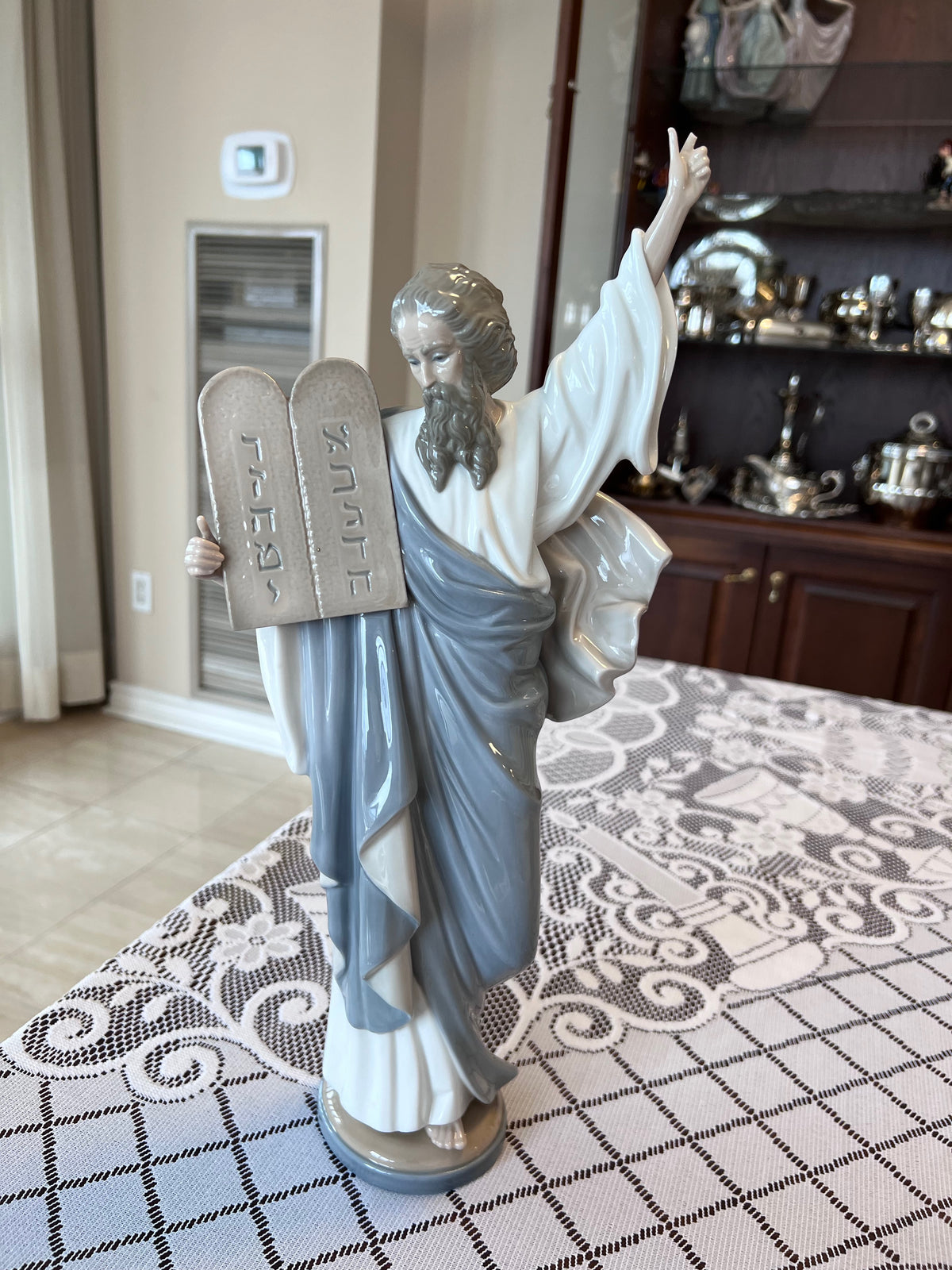 Lladro Moses and the Ten Commandments No. 5170 (*Broken finger)