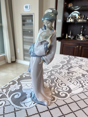 LLADRO NAO MADAME BUTTERFLY GEISHA FAN GIRL FIGURINE