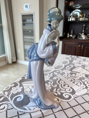 LLADRO NAO MADAME BUTTERFLY GEISHA FAN GIRL FIGURINE
