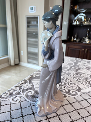 LLADRO NAO MADAME BUTTERFLY GEISHA FAN GIRL FIGURINE
