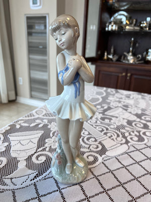 Lladro Nao Ballerina Figurine