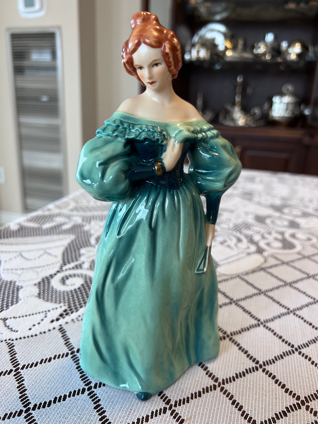 Goebel Demure Elegance 1835 Figurine