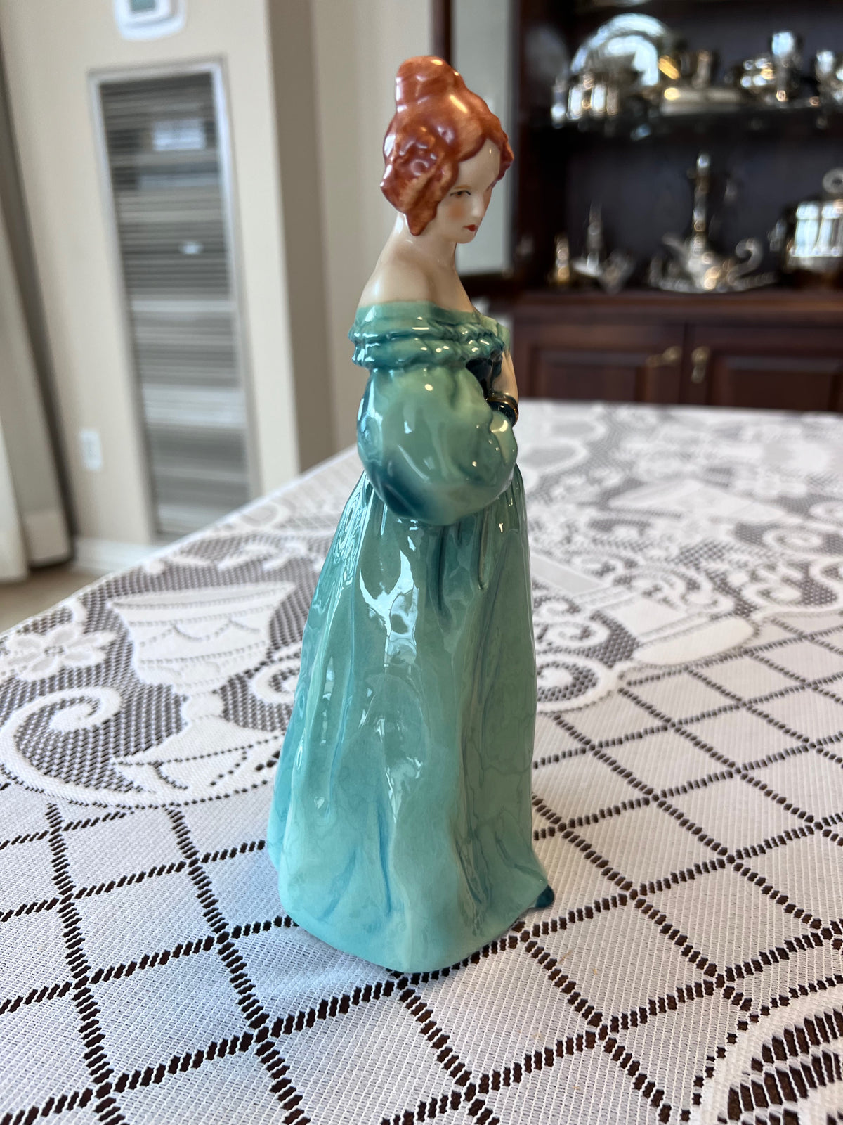 Goebel Demure Elegance 1835 Figurine