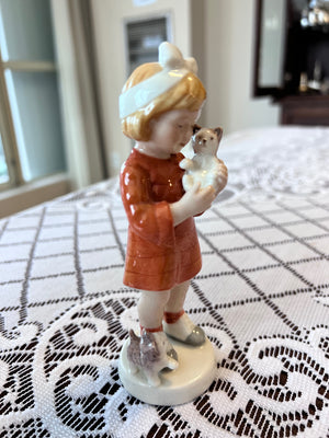 B&G Bing & Grondahl 2000 Year Figurine