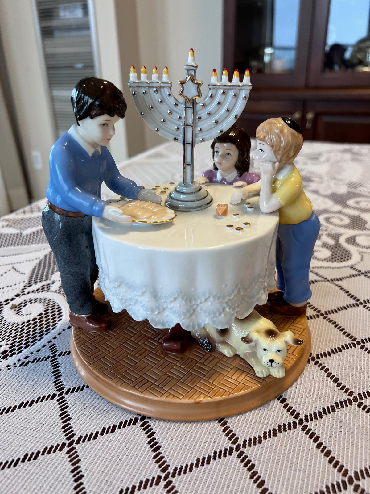 Royal Doulton Miracle of Light HN4947, Holiday Traditions Collection Figurine