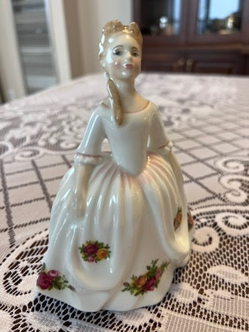 Royal Doulton Old Country Roses HN3482 Figurine