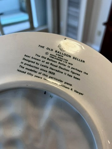 Royal Doulton The Old Balloon Seller D6649 Collector Plate