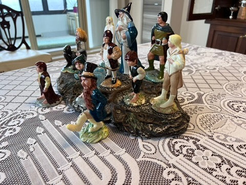 RARE! Royal Doulton Tolkien Lord of Rings 'Middle Earth' Set (Includes 11 figurines + Stand)