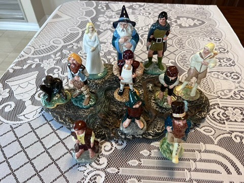 RARE! Royal Doulton Tolkien Lord of Rings 'Middle Earth' Set (Includes 11 figurines + Stand)