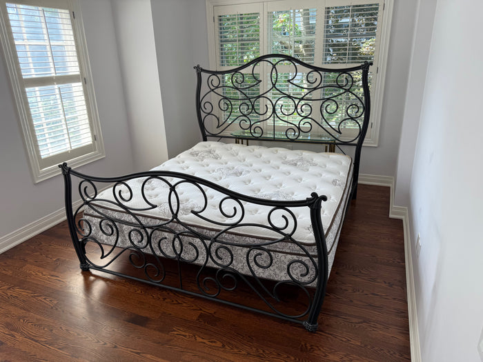 King Black Metal Bed Frame
