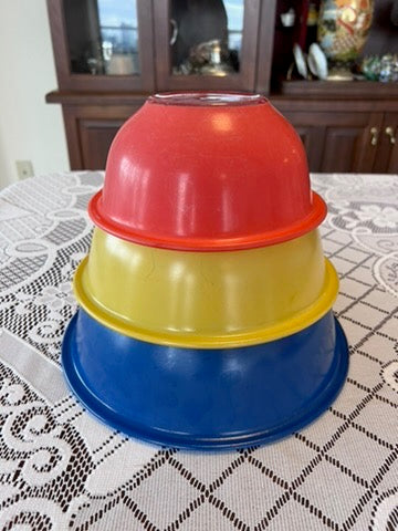 Vintage Pyrex Nesting Bowls, Primary Colours, Clear Bottom-  Red Blue Yellow-  Set Of 3