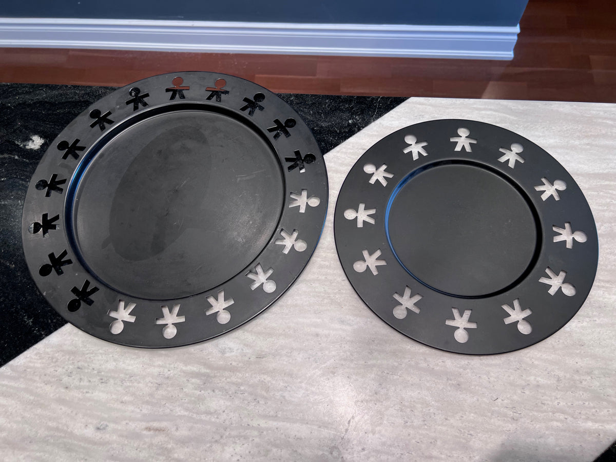 2 Alessi Girtondo Round Black Trays