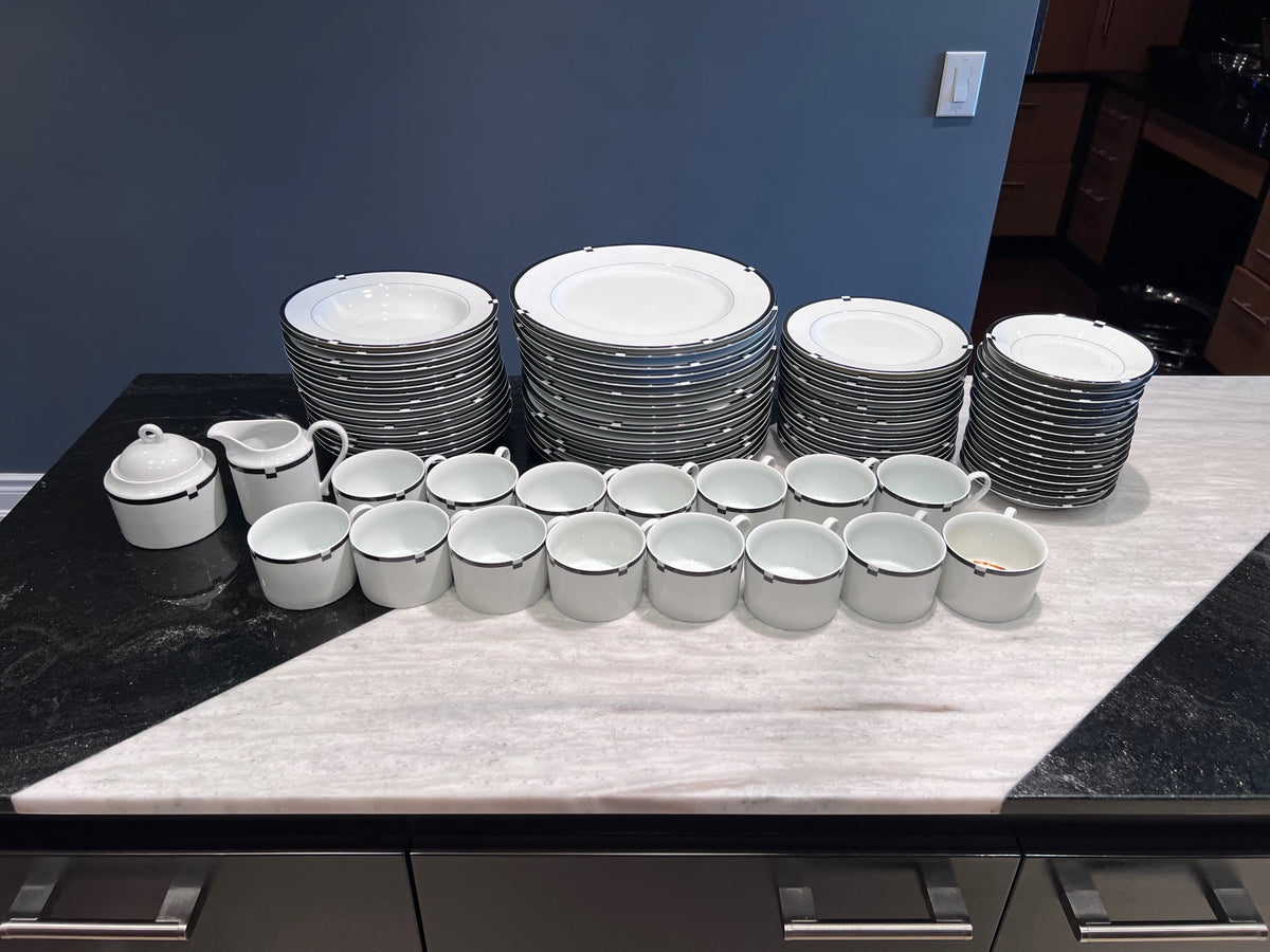 Mikasa Fine China L5542 Midnight Set, Service for 15