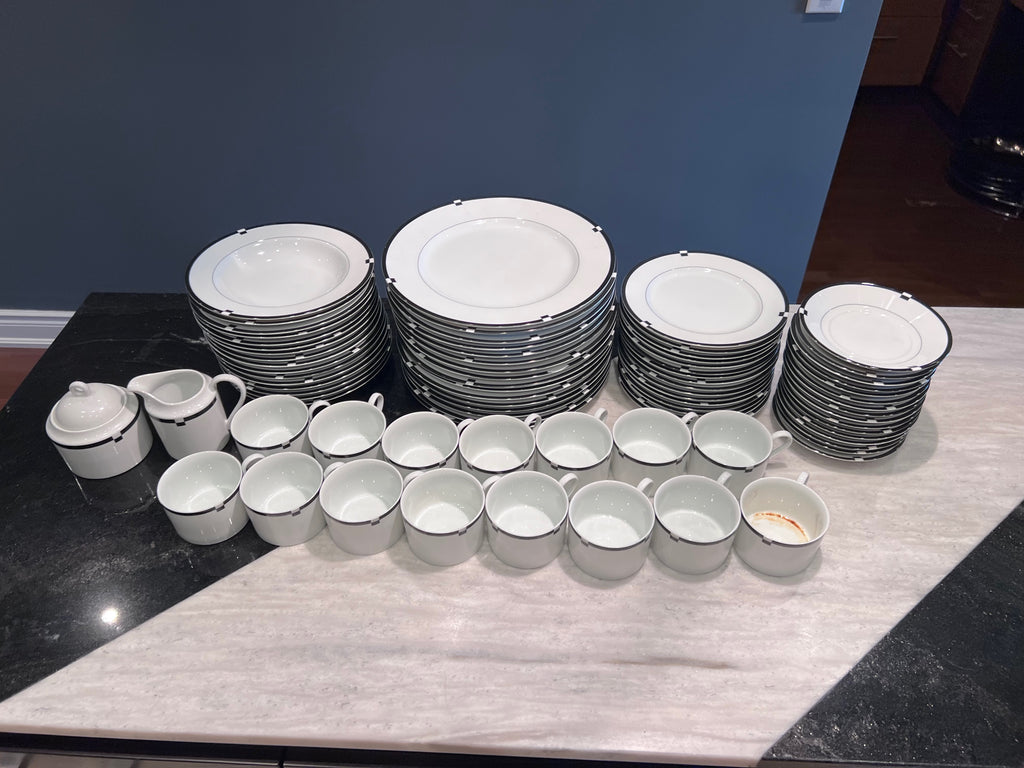 Mikasa Fine China L5542 Midnight Set, Service for 15