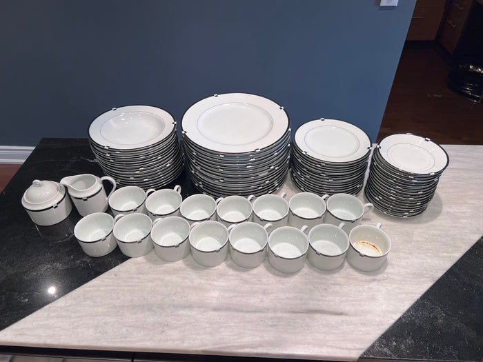 Mikasa Fine China L5542 Midnight Set, Service for 15