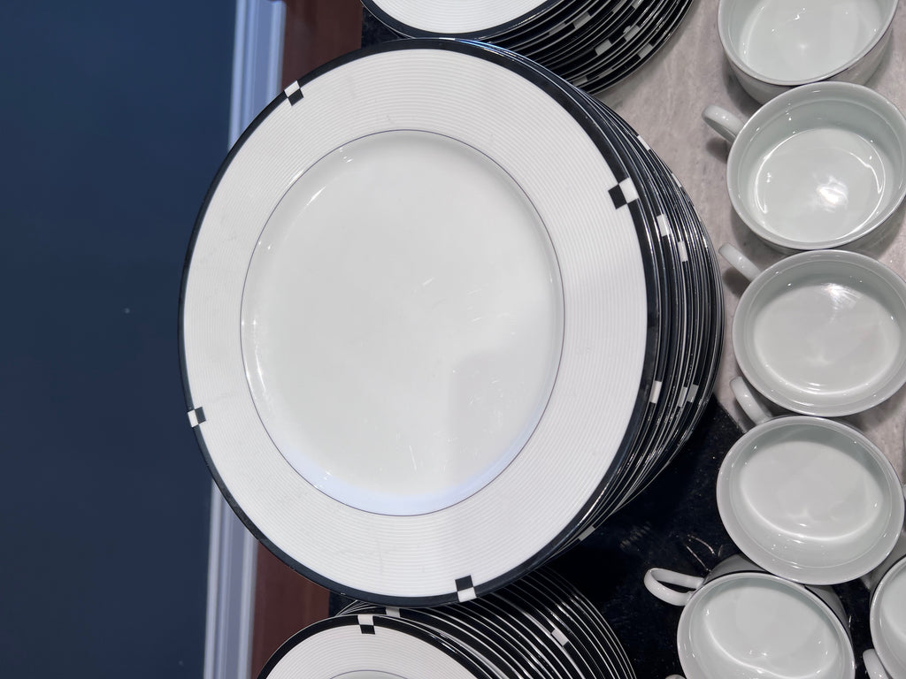 Mikasa Fine China L5542 Midnight Set, Service for 15