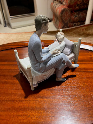*RARE! Lladro 'Just One More' 5899