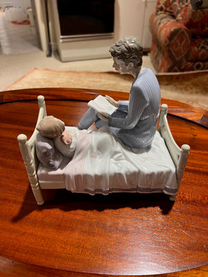 *RARE! Lladro 'Just One More' 5899