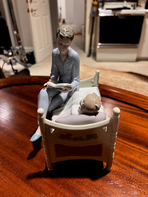 *RARE! Lladro 'Just One More' 5899
