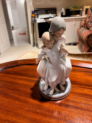 Lladro 'Tenderness' 1527