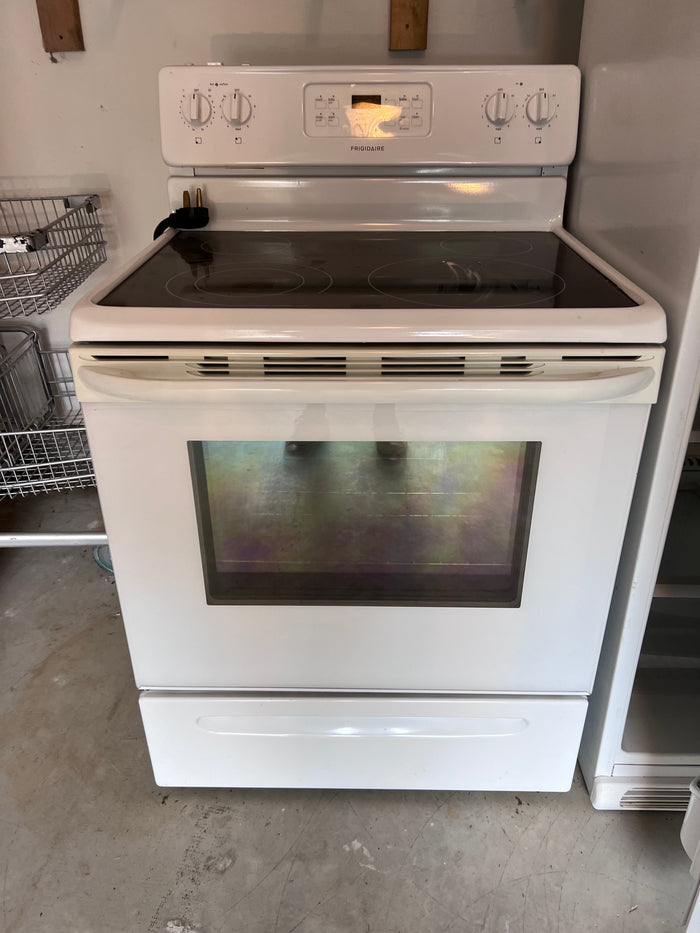 Frigidaire 30" Electric Stove- Range
