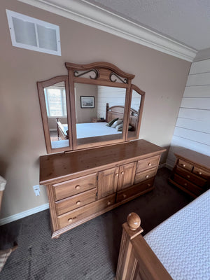 Palliser Furniture Oak Dresser w/Mirror