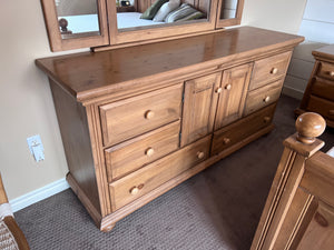 Palliser Furniture Oak Dresser w/Mirror