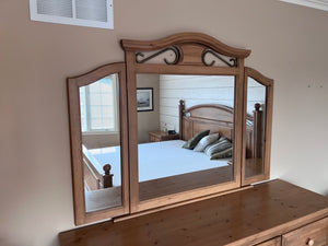 Palliser Furniture Oak Dresser w/Mirror