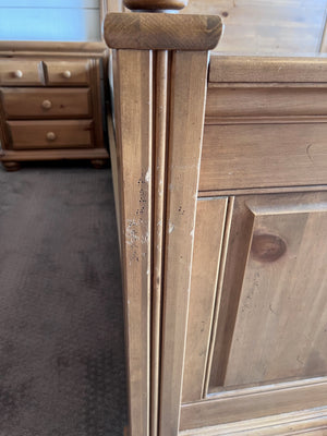 Palliser Furniture Oak King Bed Frame with ENDY Mattress (*in amazing condition)