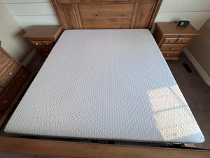 Palliser Furniture Oak King Bed Frame with ENDY Mattress (*in amazing condition)