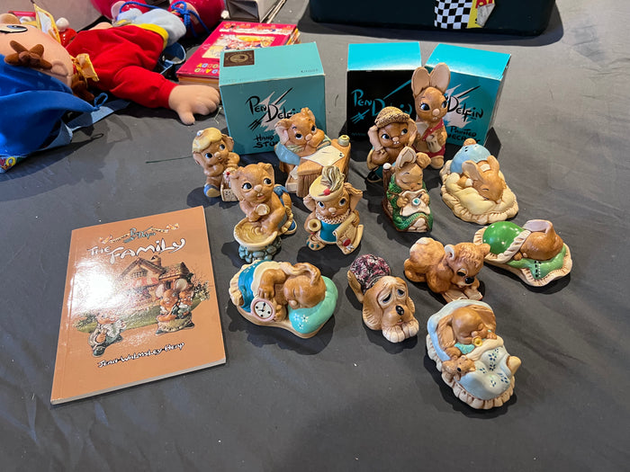 Pen Delfin Figurine Lot